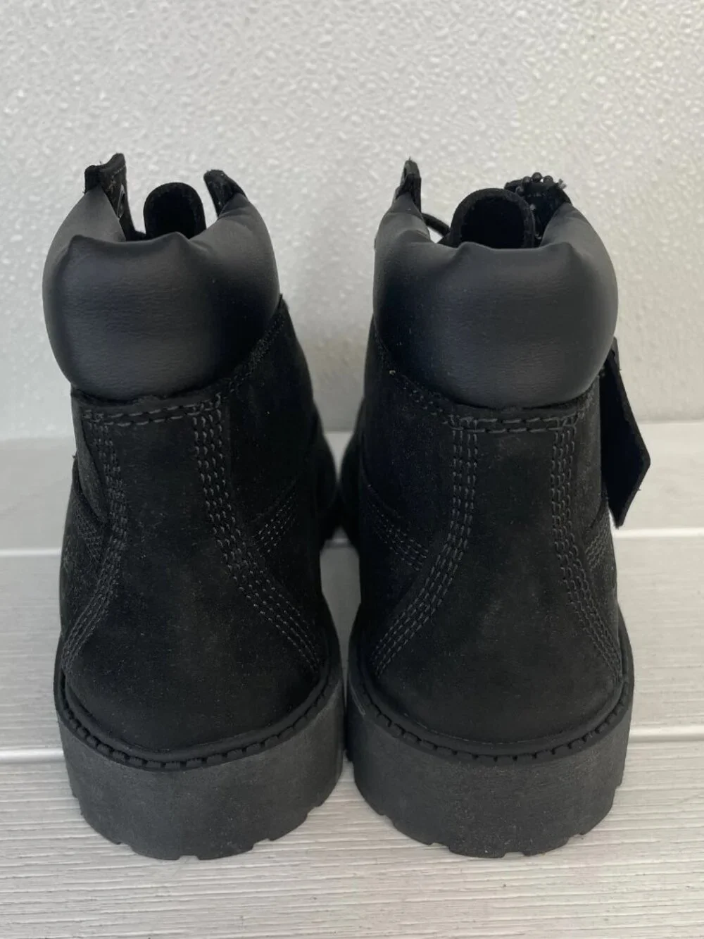 Timberland Youth Size 3 Premium 6 inch Waterproof Boot Black Nubuck Lace up